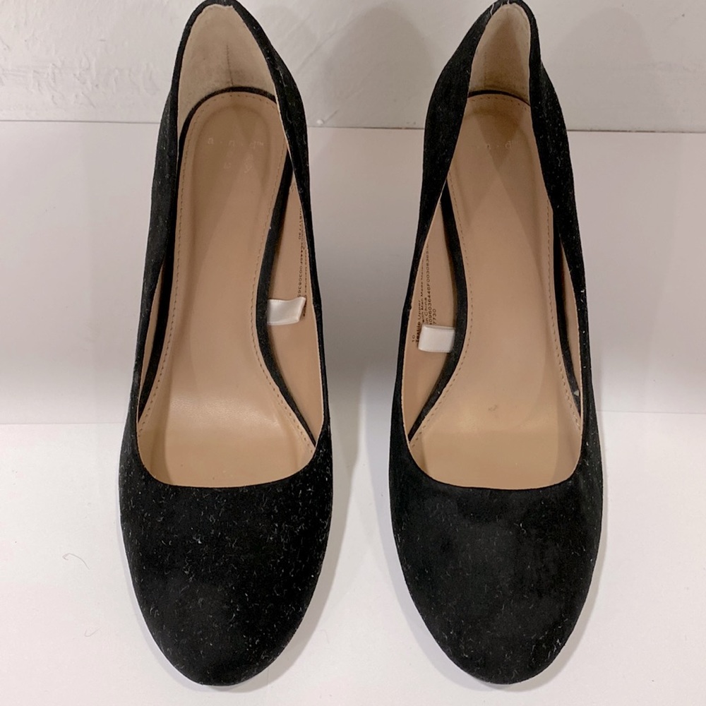 Black a new day wedges